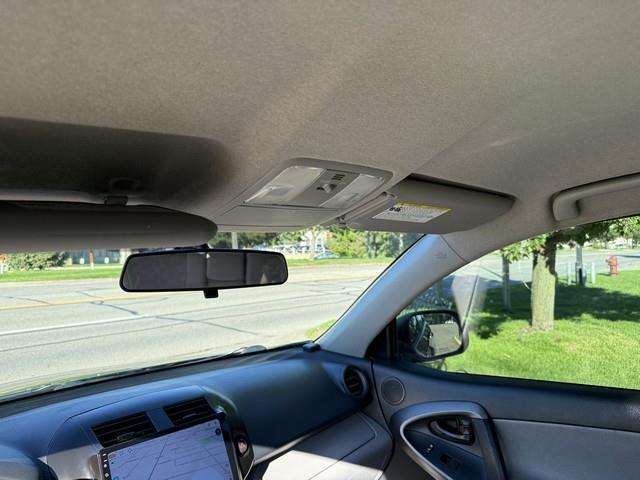 Toyota RAV4 Base I4 2WD 2012