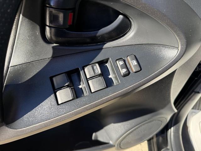 Toyota RAV4 Base I4 2WD 2012