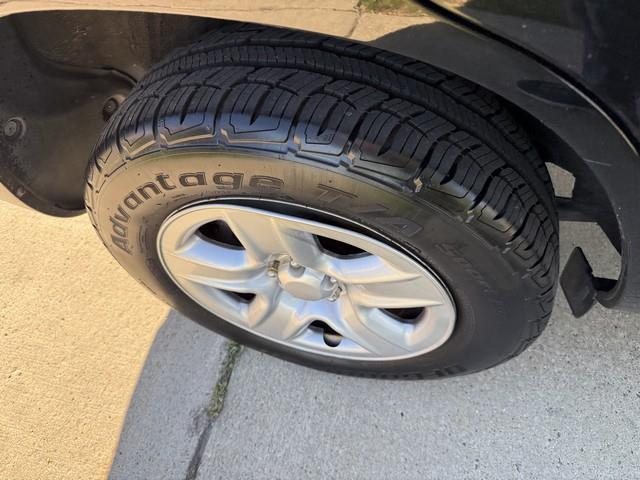 Toyota RAV4 Base I4 2WD 2012