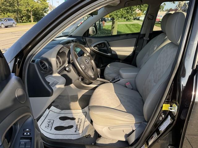 Toyota RAV4 Base I4 2WD 2012