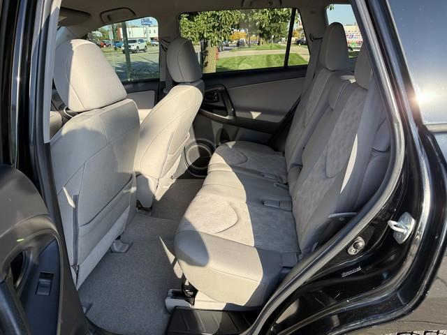 Toyota RAV4 Base I4 2WD 2012