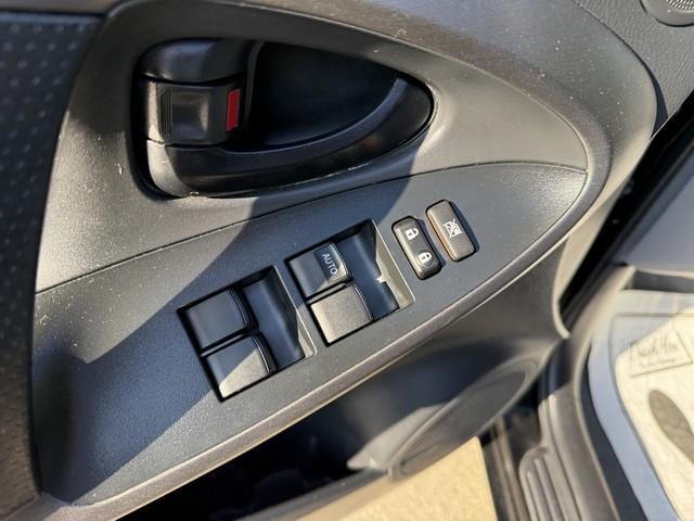 Toyota RAV4 Base I4 2WD 2012