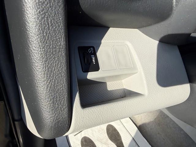 Toyota RAV4 Base I4 2WD 2012
