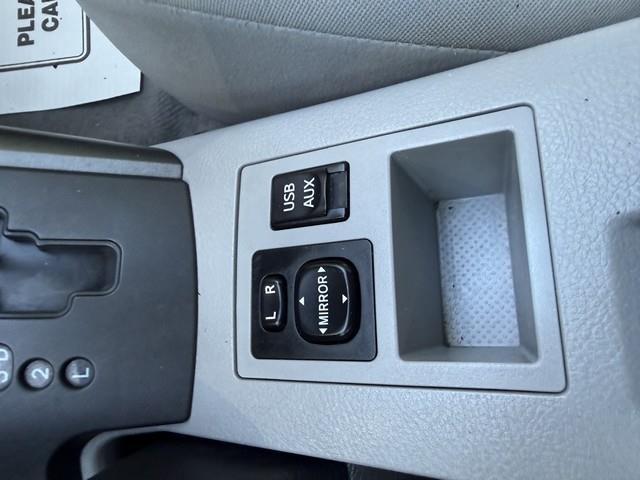 Toyota RAV4 Base I4 2WD 2012