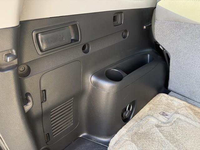 Toyota RAV4 Base I4 2WD 2012