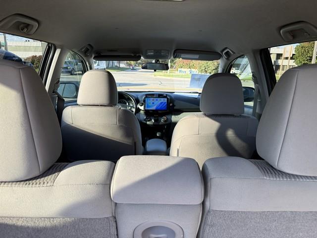 Toyota RAV4 Base I4 2WD 2012