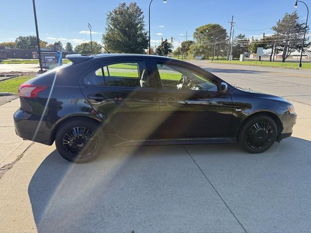 Mitsubishi Lancer Sportback ES 2011