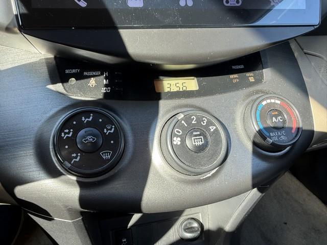 Toyota RAV4 Base I4 2WD 2010