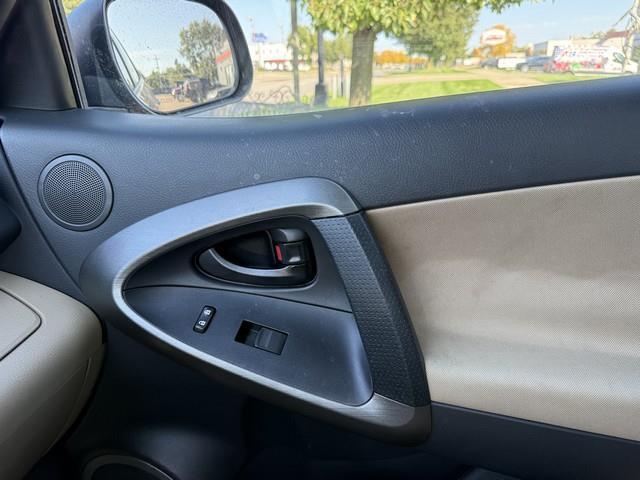 Toyota RAV4 Base I4 2WD 2010