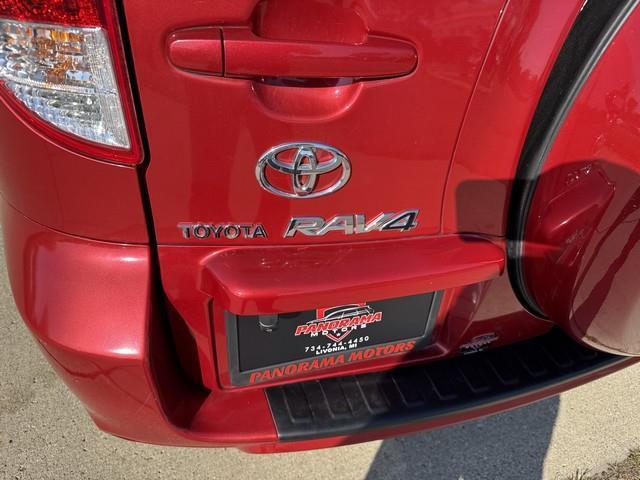 Toyota RAV4 Base I4 2WD 2010