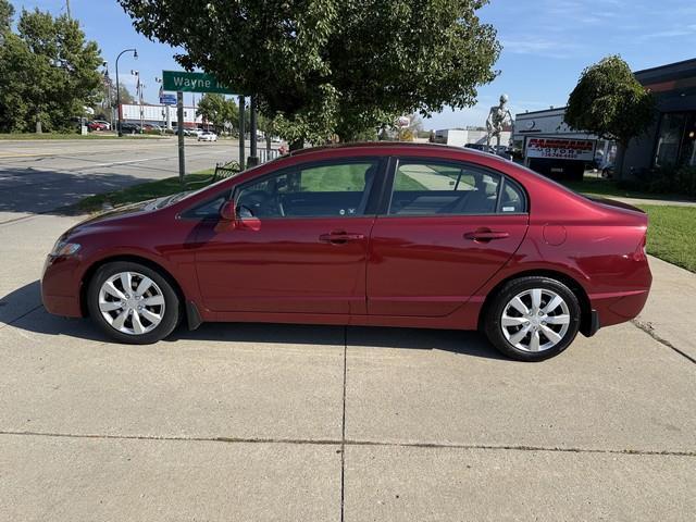 Honda Civic LX Sedan 5-Speed AT 2009