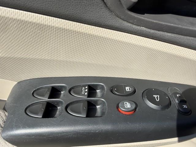 Honda Civic LX Sedan 5-Speed AT 2009