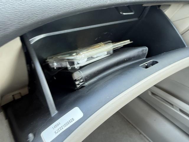 Honda Civic LX Sedan 5-Speed AT 2009