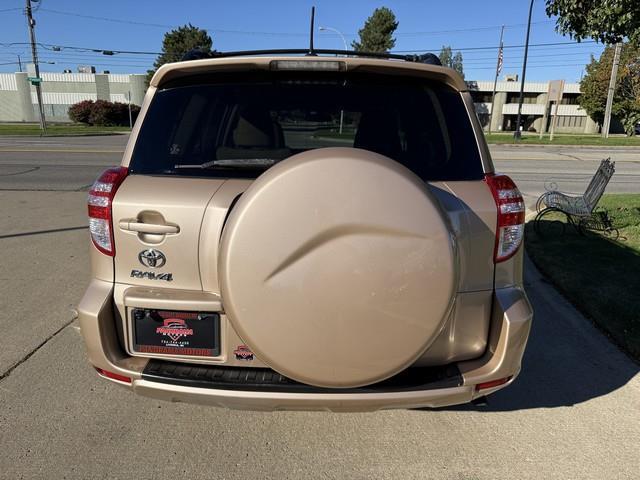 Toyota RAV4 Base I4 2WD 2011