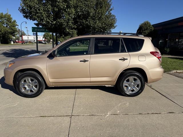 Toyota RAV4 Base I4 2WD 2011