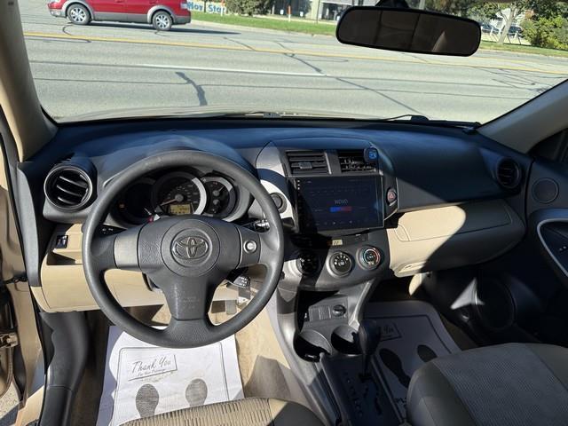 Toyota RAV4 Base I4 2WD 2011