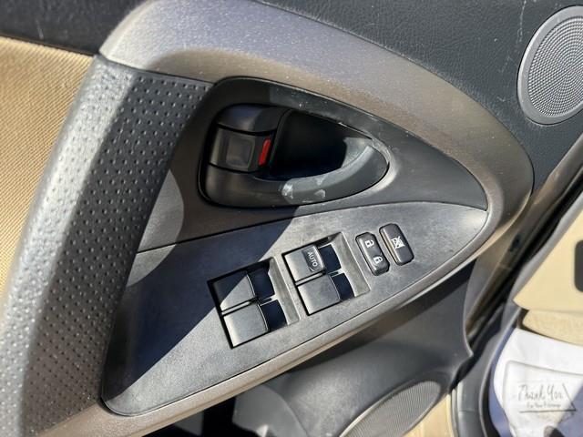 Toyota RAV4 Base I4 2WD 2011