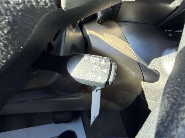 Toyota RAV4 Base I4 2WD 2011