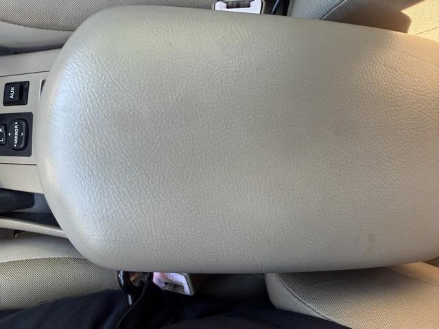 Toyota RAV4 Base I4 2WD 2011