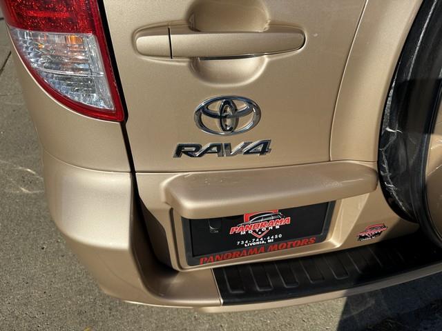 Toyota RAV4 Base I4 2WD 2011