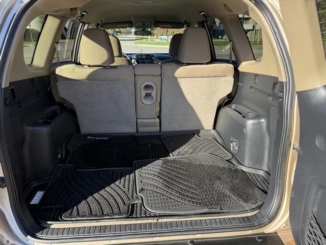 Toyota RAV4 Base I4 2WD 2011