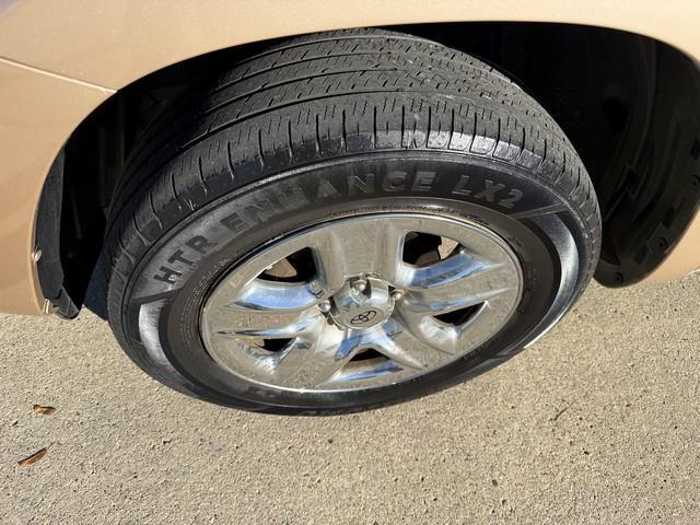 Toyota RAV4 Base I4 2WD 2011