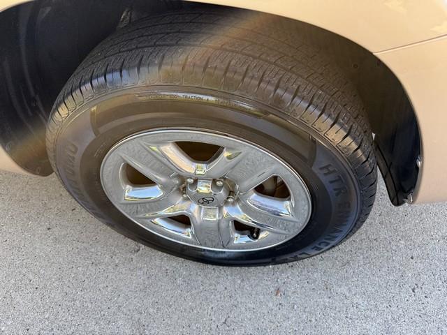Toyota RAV4 Base I4 2WD 2011