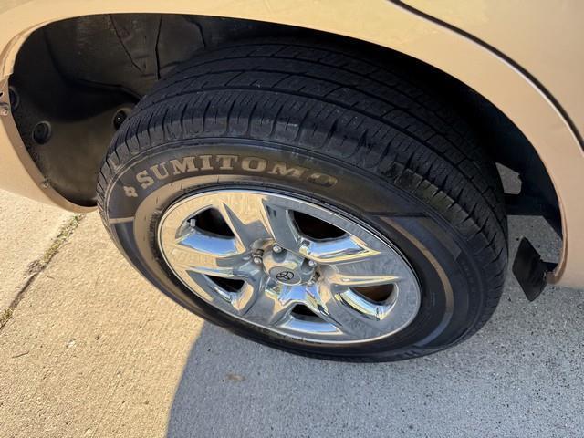 Toyota RAV4 Base I4 2WD 2011