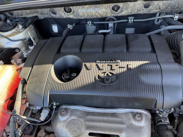 Toyota RAV4 Base I4 2WD 2011