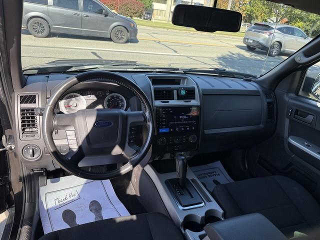 Ford Escape XLT FWD I4 2009