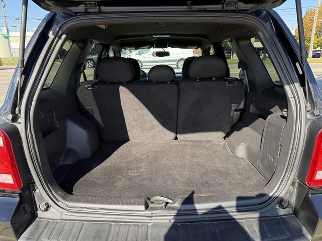 Ford Escape XLT FWD I4 2009