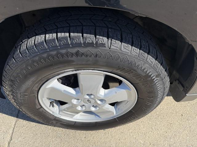 Ford Escape XLT FWD I4 2009