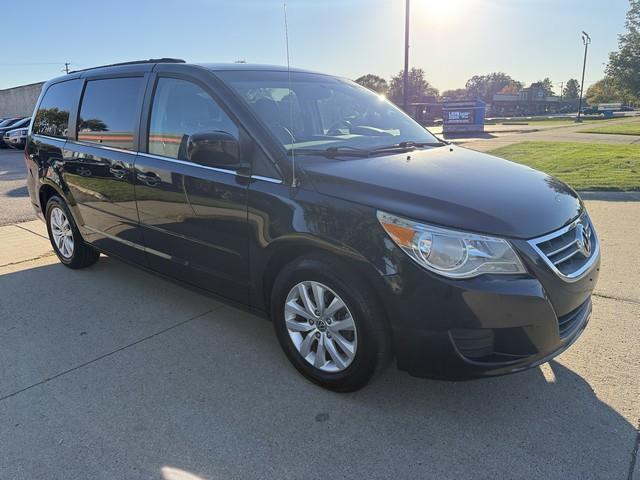 Volkswagen Routan SE 2014