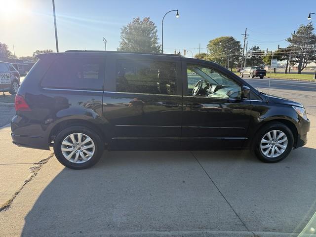 Volkswagen Routan SE 2014