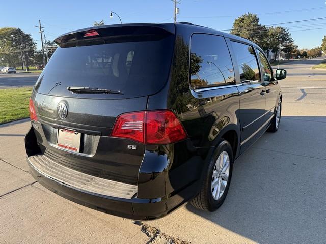 Volkswagen Routan SE 2014