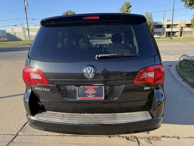Volkswagen Routan SE 2014