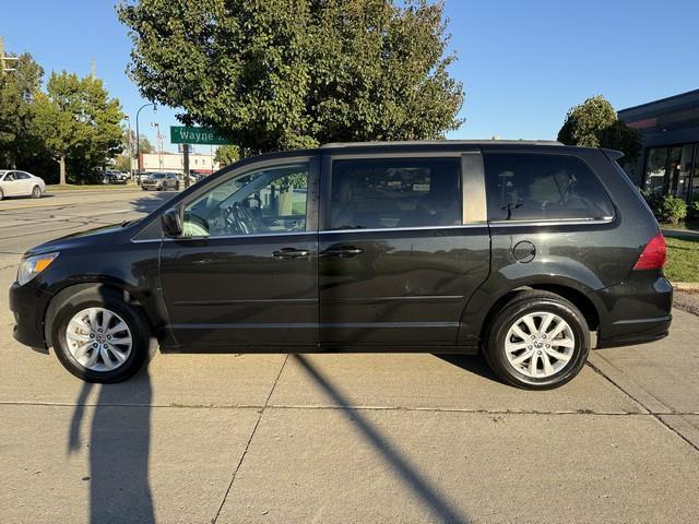 Volkswagen Routan SE 2014