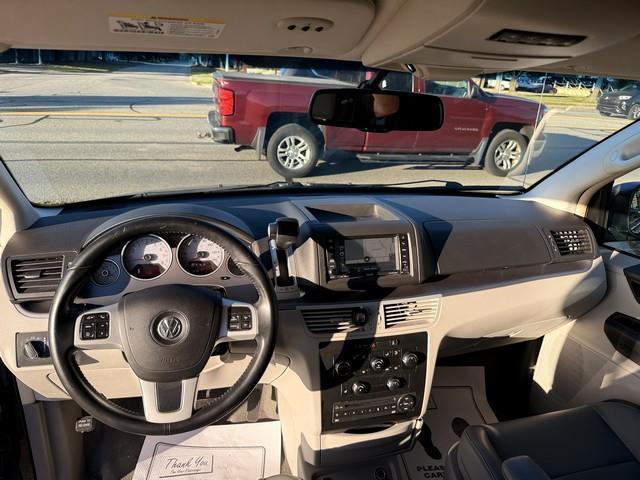 Volkswagen Routan SE 2014