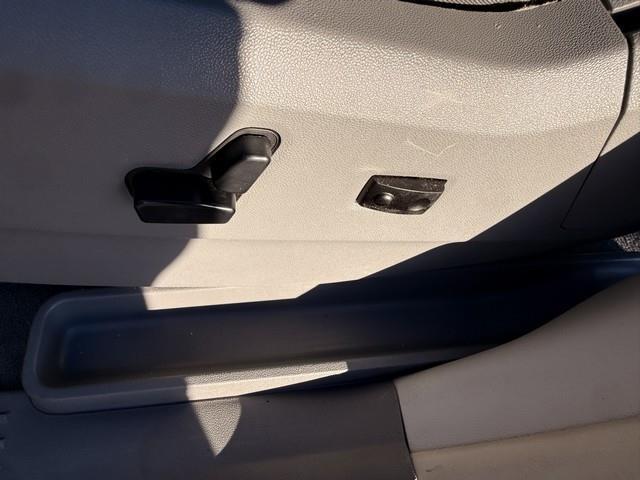 Volkswagen Routan SE 2014
