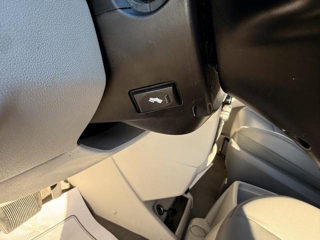 Volkswagen Routan SE 2014