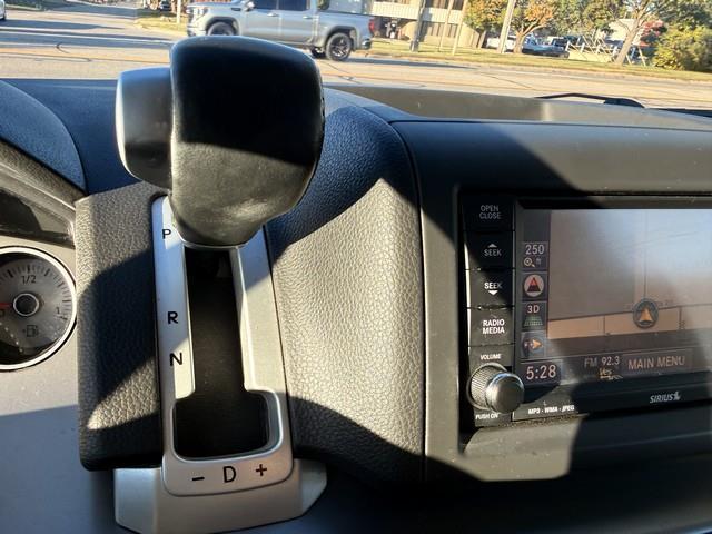 Volkswagen Routan SE 2014