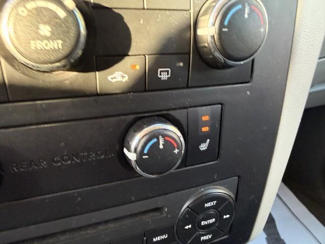 Volkswagen Routan SE 2014