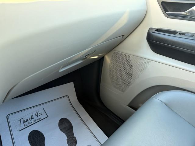 Volkswagen Routan SE 2014