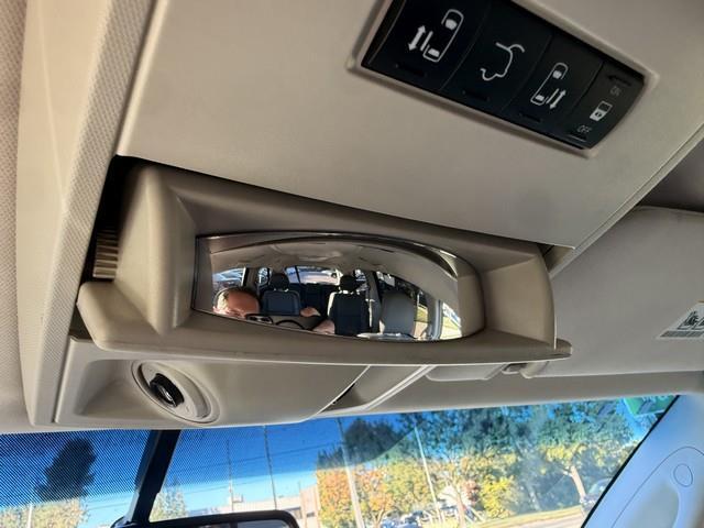 Volkswagen Routan SE 2014