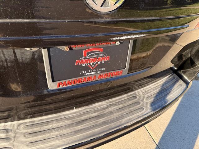 Volkswagen Routan SE 2014
