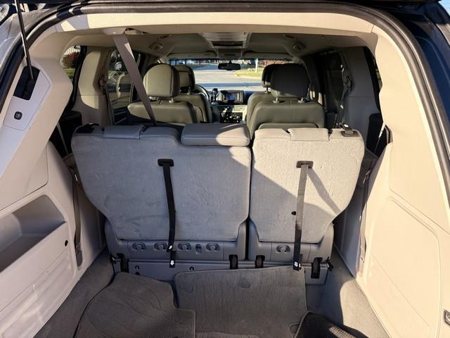Volkswagen Routan SE 2014