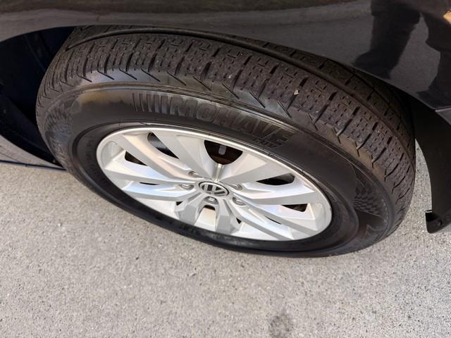 Volkswagen Routan SE 2014