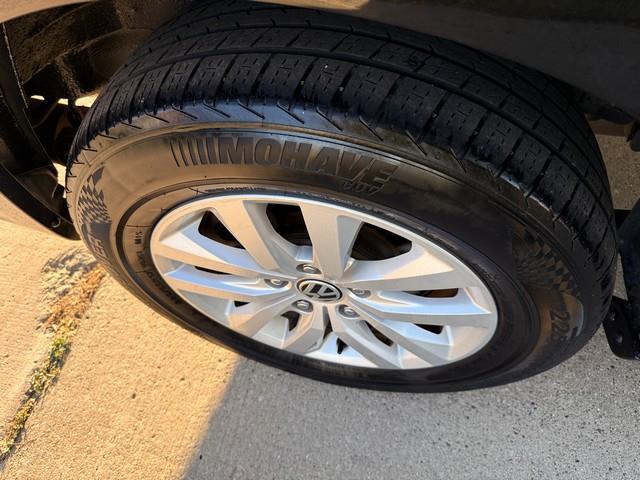 Volkswagen Routan SE 2014