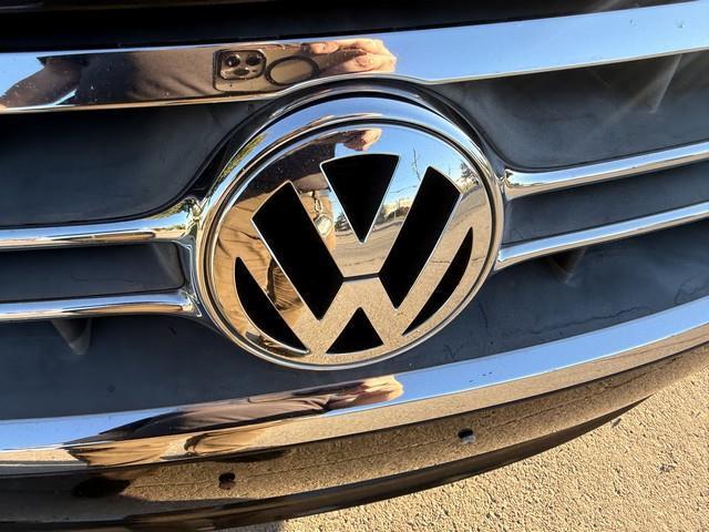 Volkswagen Routan SE 2014