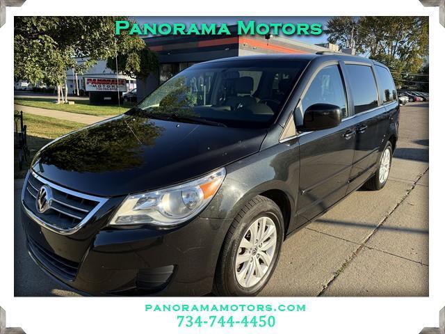 Volkswagen Routan SE 2014